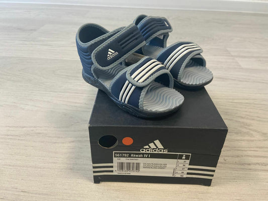 Sandali ADIDAS AKWAH BAMBINO/RAGAZZO - TULYSTORE.COM